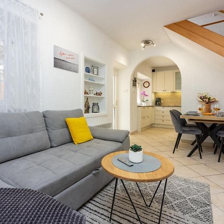 Kuca Za Odmor Antic - Holiday House Antic Novi Vinodolski Buitenkant foto
