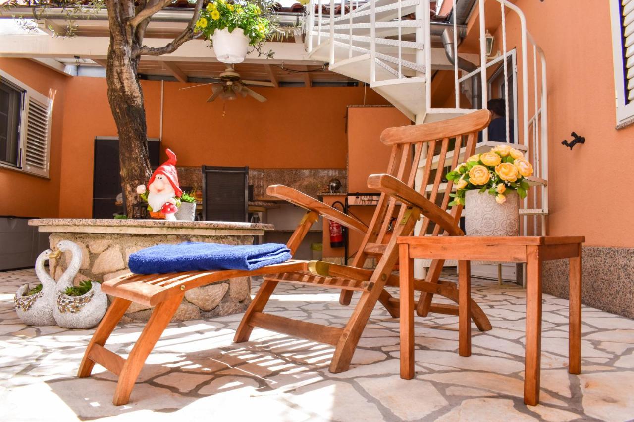Kuca Za Odmor Antic - Holiday House Antic Novi Vinodolski Buitenkant foto